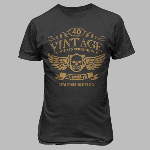 Distressed t-shirt with the title 'Vintage'