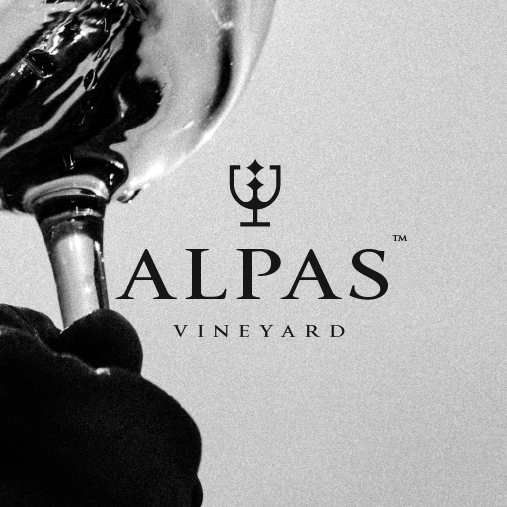 Sleek logo with the title 'Alpas Vineyard'