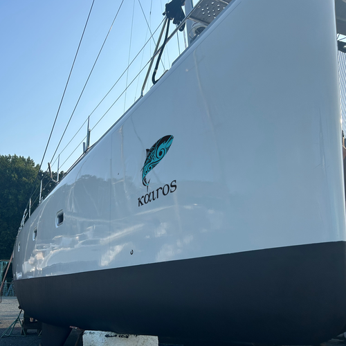 Aloha logo with the title 'Bold logo for sailing boat'