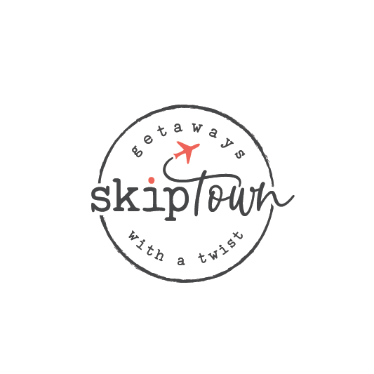 惊喜标志的标题“skiptown”