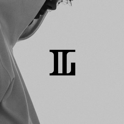 Fashion logo with the title 'LLAGGI'