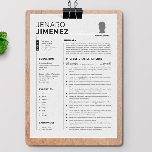 CV design with the title 'Resume'