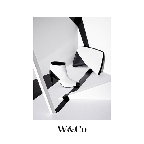 Fashion brand with the title 'Contemporary fashion logo'