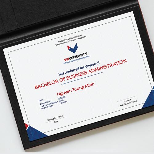 Academic design with the title 'BACHELOR DEGREE'