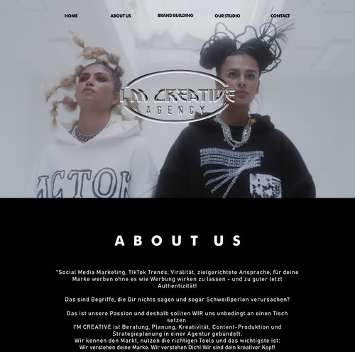 Street design with the title 'Simple Landing Page "Im Creative"'