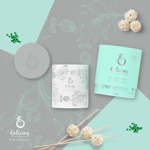 Gold packaging with the title 'Packaging Candles Design'