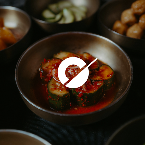 Farm-to-table logo with the title 'CMOmax Logo Concept'