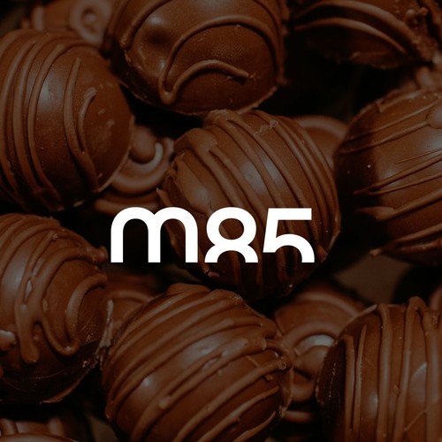 Design with the title 'Maison 85'