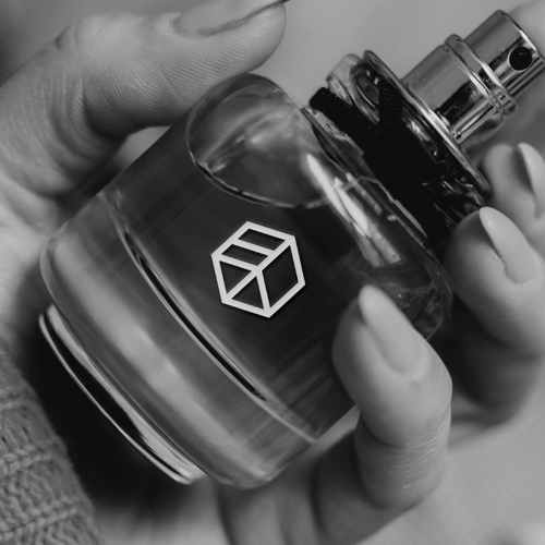 Perfume logo with the title 'EVODIA'