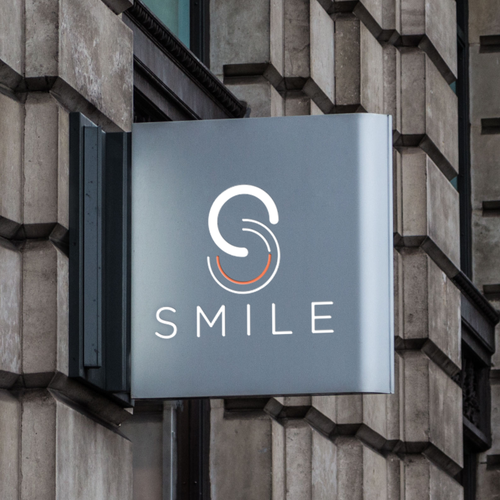 Dental logo with the title 'Smile'