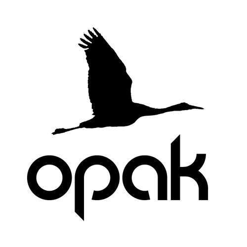 Logo for a Women Fashion Label (Target group: 30-50 years old) Design by Leon