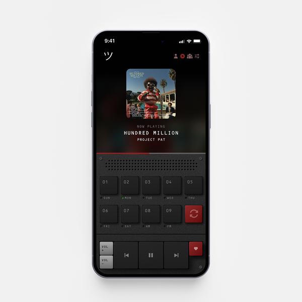 Design by eeeh_aarrh titled "Retro Music Remix App"