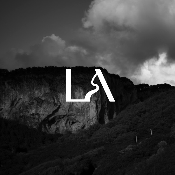 Sophisticated logo for Lost Artists - Artist residency program