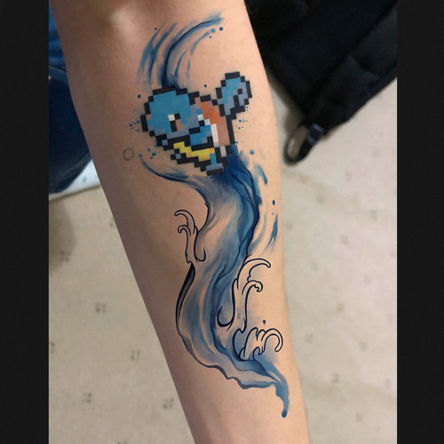 Disegnati un disegno del tatuaggio pokemon minimalista personalizzato