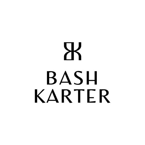 Bape/Balenciaga/North Face style logo for urban high end clothing brand. Réalisé par artsigma