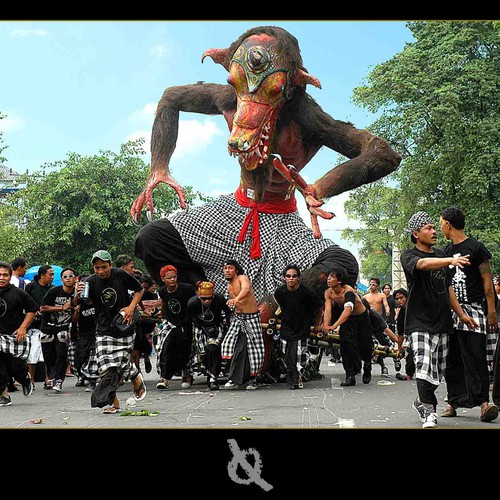 logo for Q Design by tri subagio