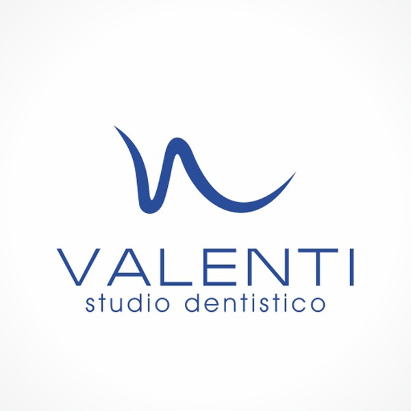 Valenti Dental Clinic (English) and Studio Dentistico Valenti (Italian) ha bisogno di un nuovo logo