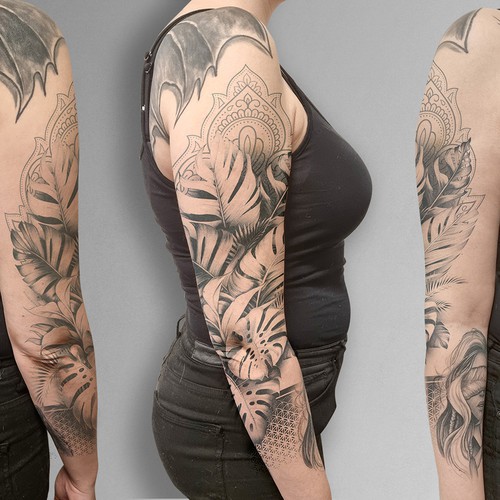 Tattoo - botanical black & grey - watercolor to sketch