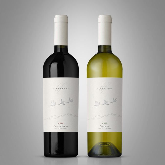 Virginia Wine Label featuring a simple design incorporating a Cardinal