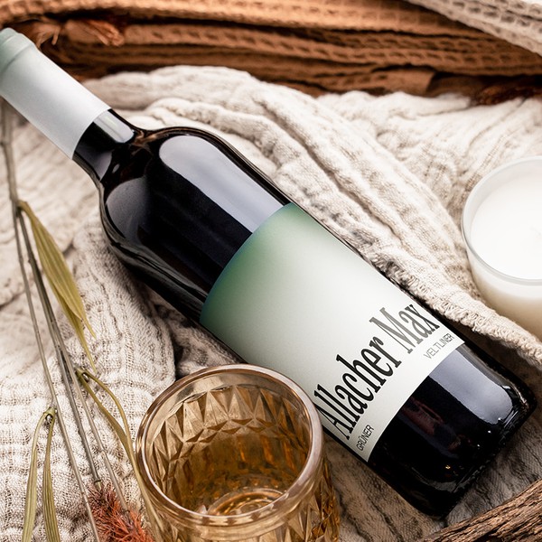 Simple but power label for a wine 