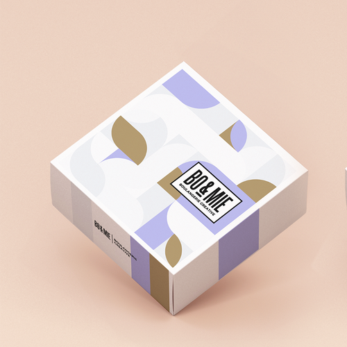 Design a box for the #1 fast growing french bakery company ! Design by Smdiscover