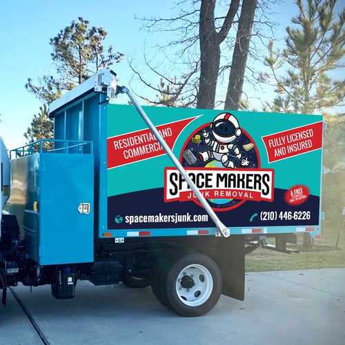 Fun and Catchy Junk Removal Service Truck Wrap - Space Theme Design von GrApHiC cReAtIoN™
