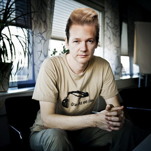 Design the next great hair style for Julian Assange (Wikileaks) Design von blazingcovers