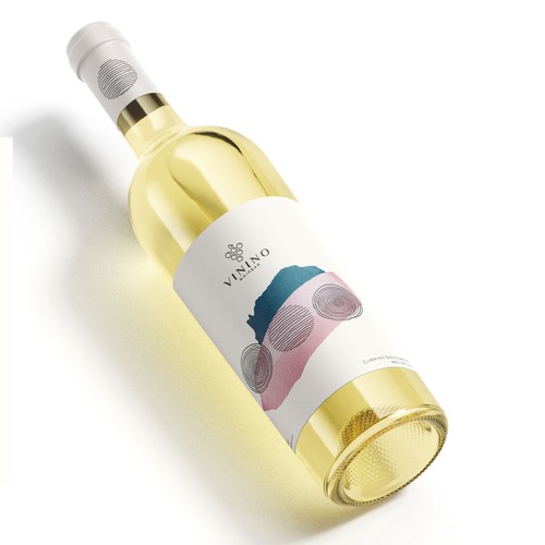 Modern label design for a house wine in a wine bar called VININO Design by furiae