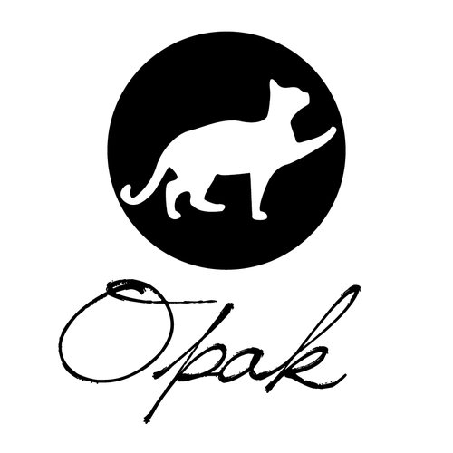 Logo for a Women Fashion Label (Target group: 30-50 years old) Design by Leon