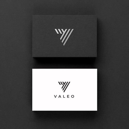 Logo and brand identity for luxury fashion startup Design réalisé par design_13  ©