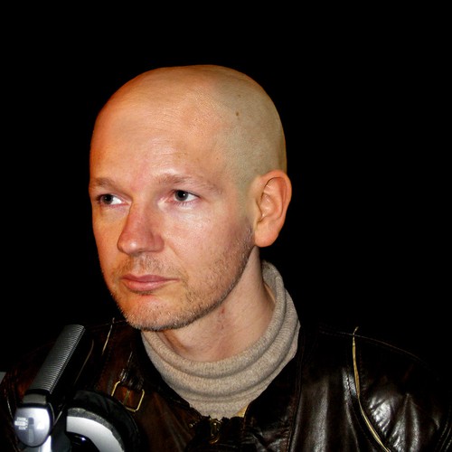 Design the next great hair style for Julian Assange (Wikileaks) Diseño de IADina