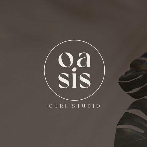 A logo for a curl studio that supports woman in feeling confident in their natural texture Design by perféctroll