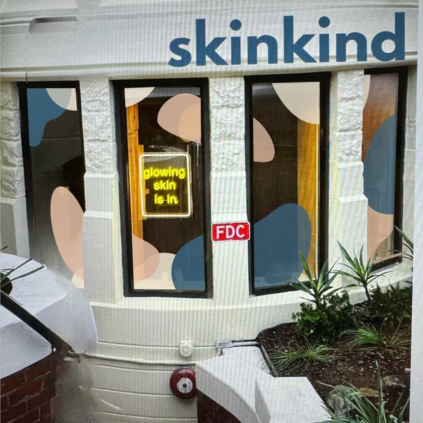 Design by Andhikart3 titled "Window decals design for small spa"